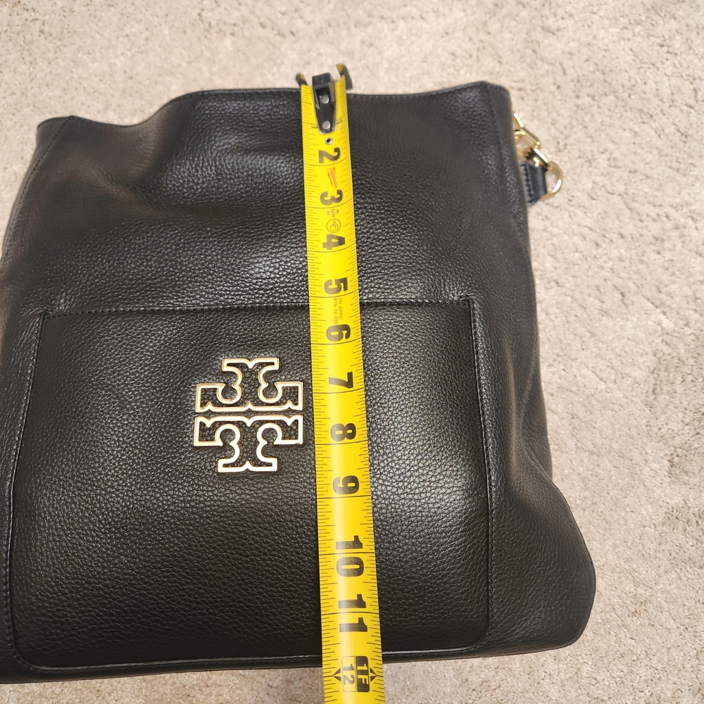 Tory Burch Black and Gold Shoulder Bag - Picture 14 of 16